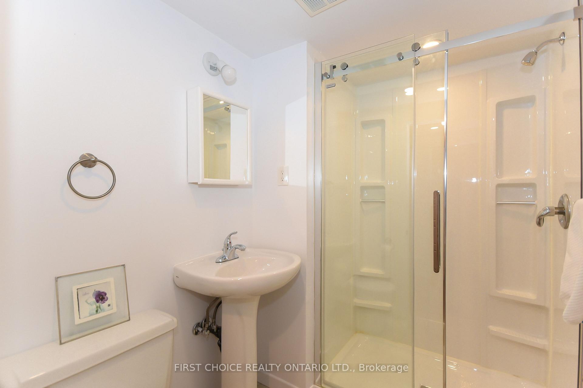 Photo 23 of 686 Weston Drive, Ottawa, Elmvale Acres — HOMEH