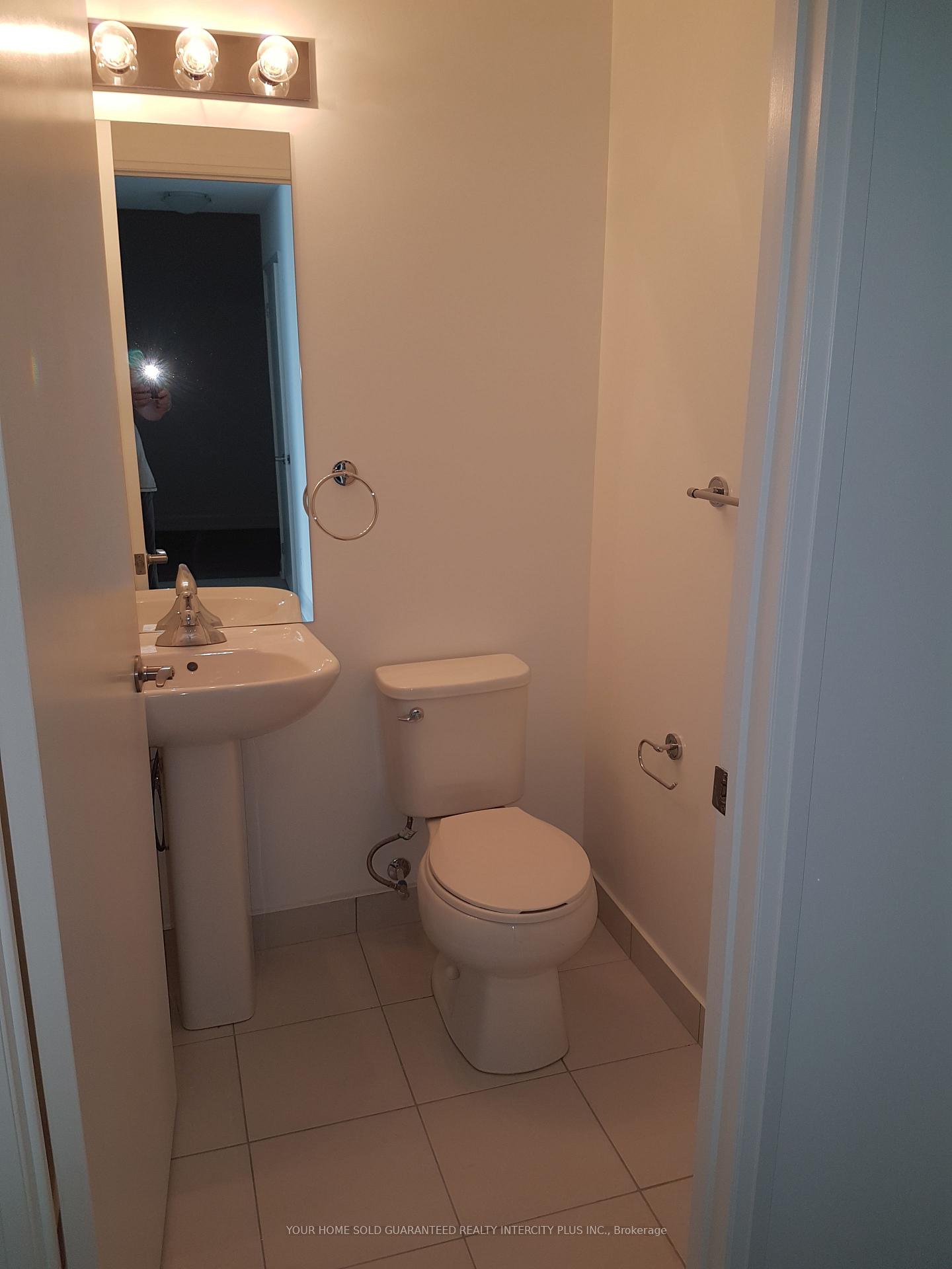 Photo 11 of Unit 2210, 2910 Highway 7 Road W, Vaughan, Concord — HOMEH
