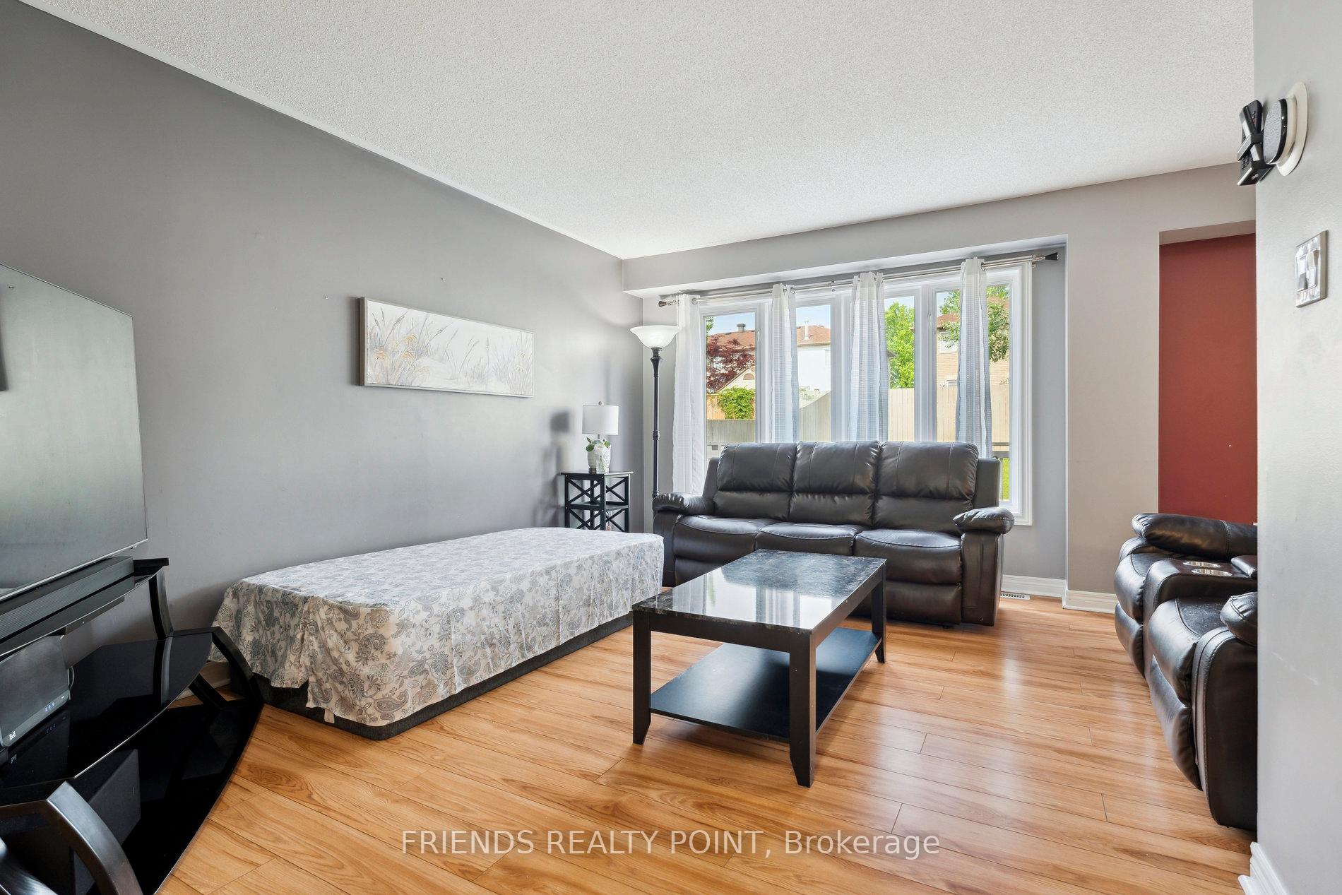 Photo 10 of 305 Esther Drive, Barrie, Painswick South — HOMEH