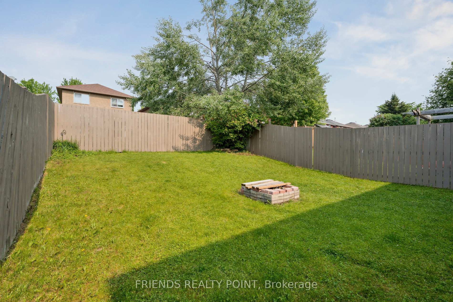 Photo 44 of 305 Esther Drive, Barrie, Painswick South — HOMEH