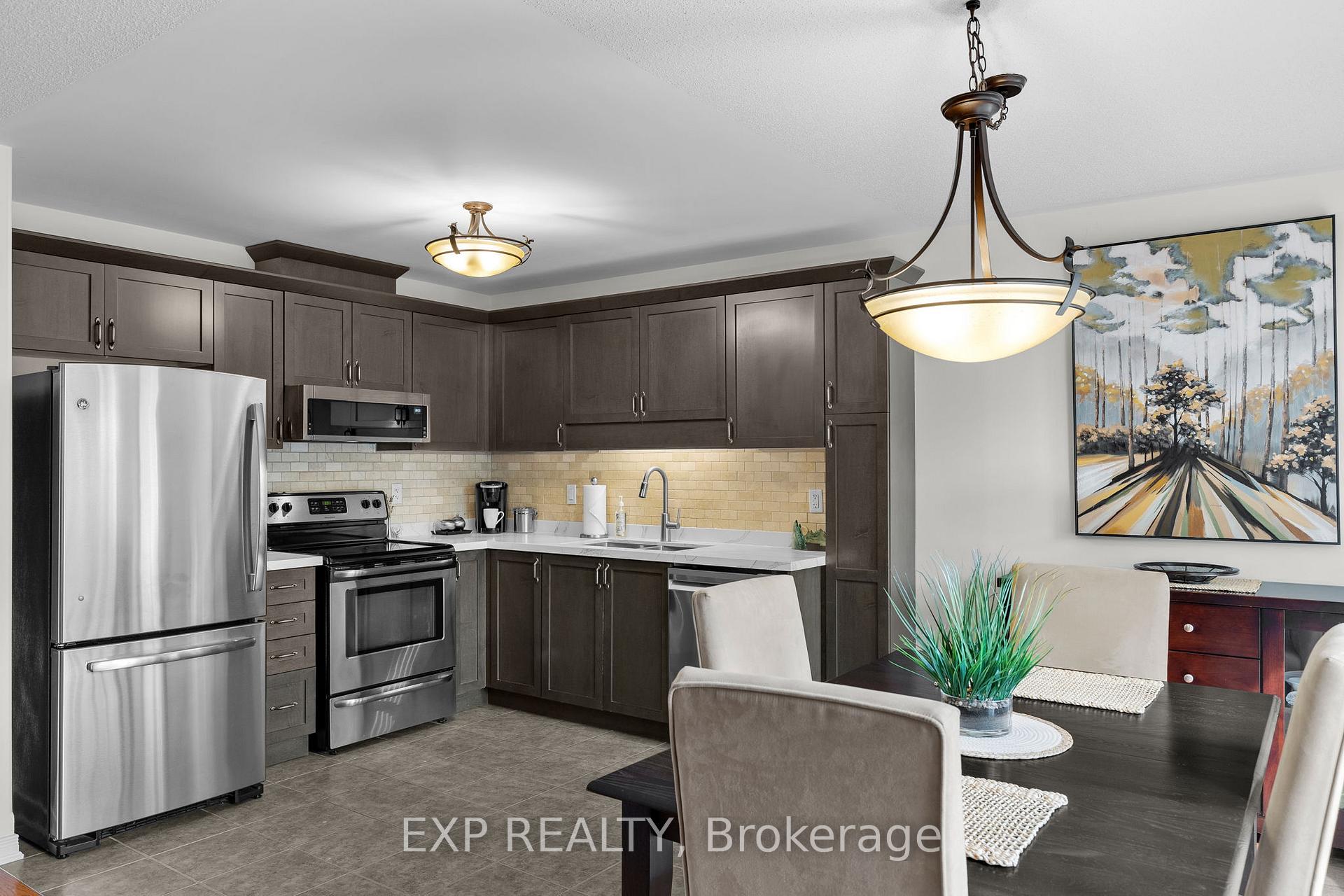 Photo 4 of Unit 7, 318 Little Avenue, Barrie, Painswick North — HOMEH