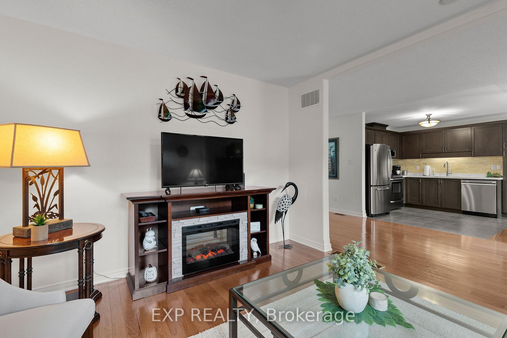 Photo 10 of Unit 7, 318 Little Avenue, Barrie, Painswick North — HOMEH