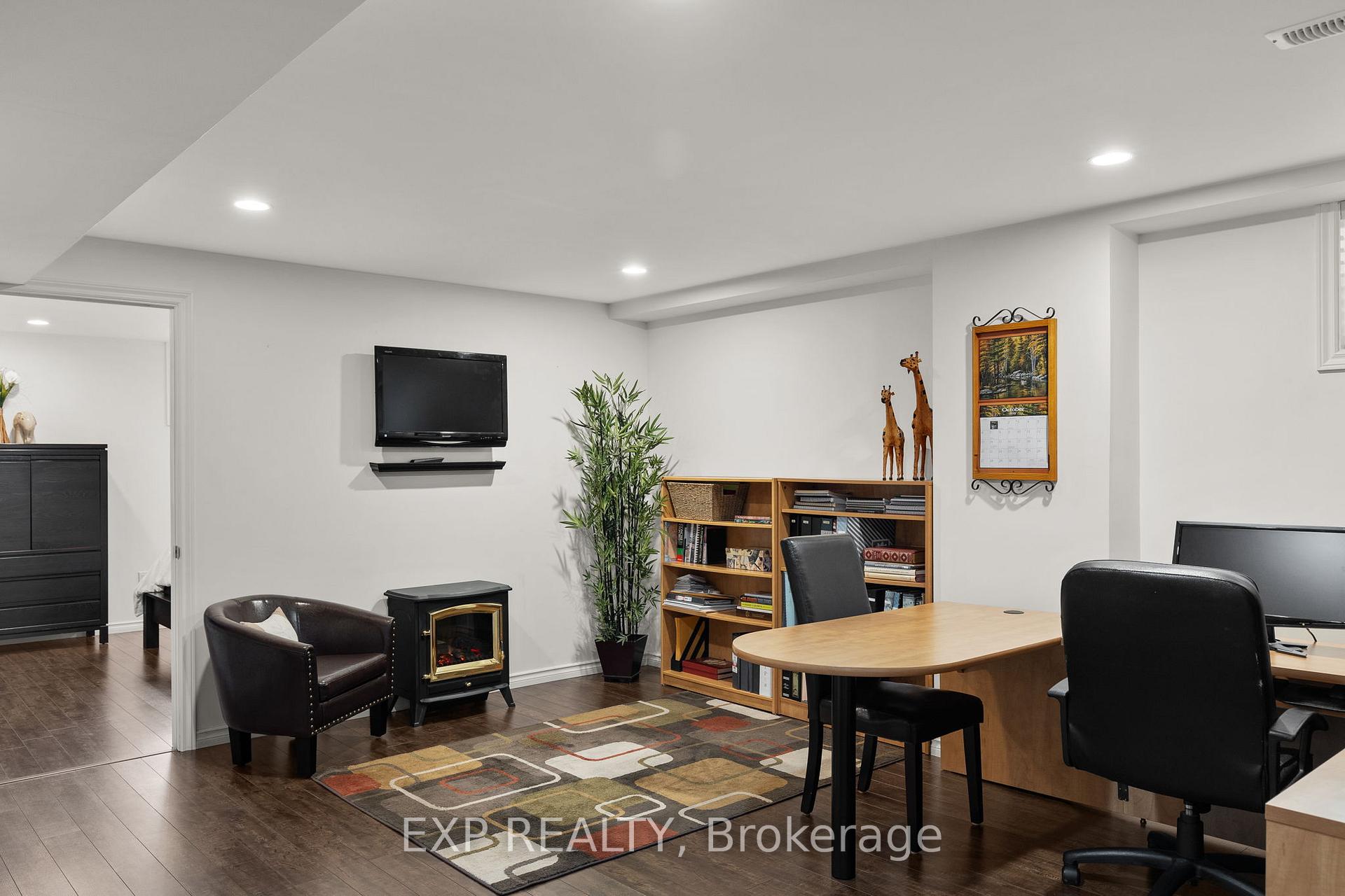Photo 13 of Unit 7, 318 Little Avenue, Barrie, Painswick North — HOMEH