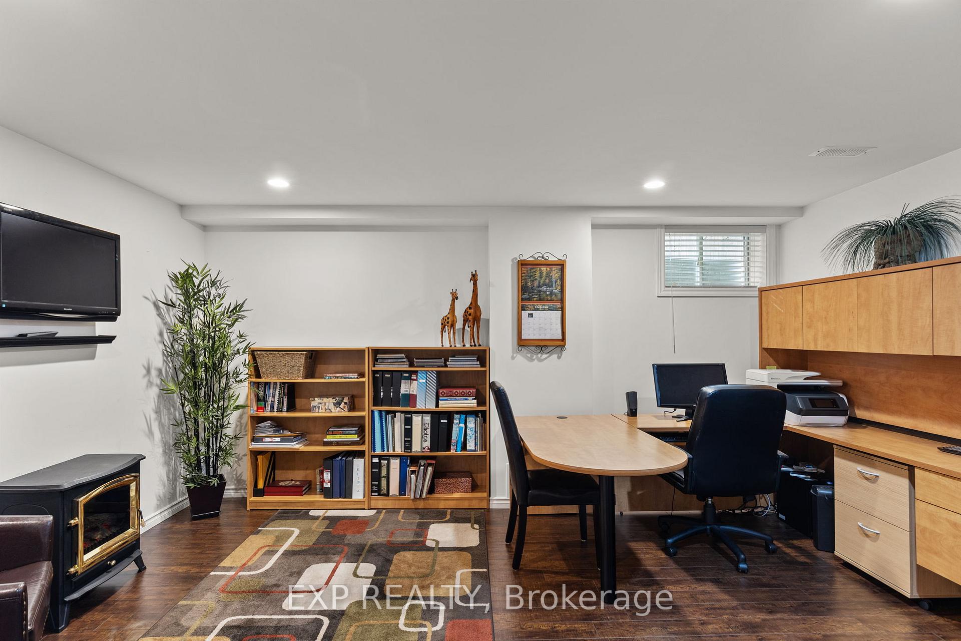 Photo 14 of Unit 7, 318 Little Avenue, Barrie, Painswick North — HOMEH