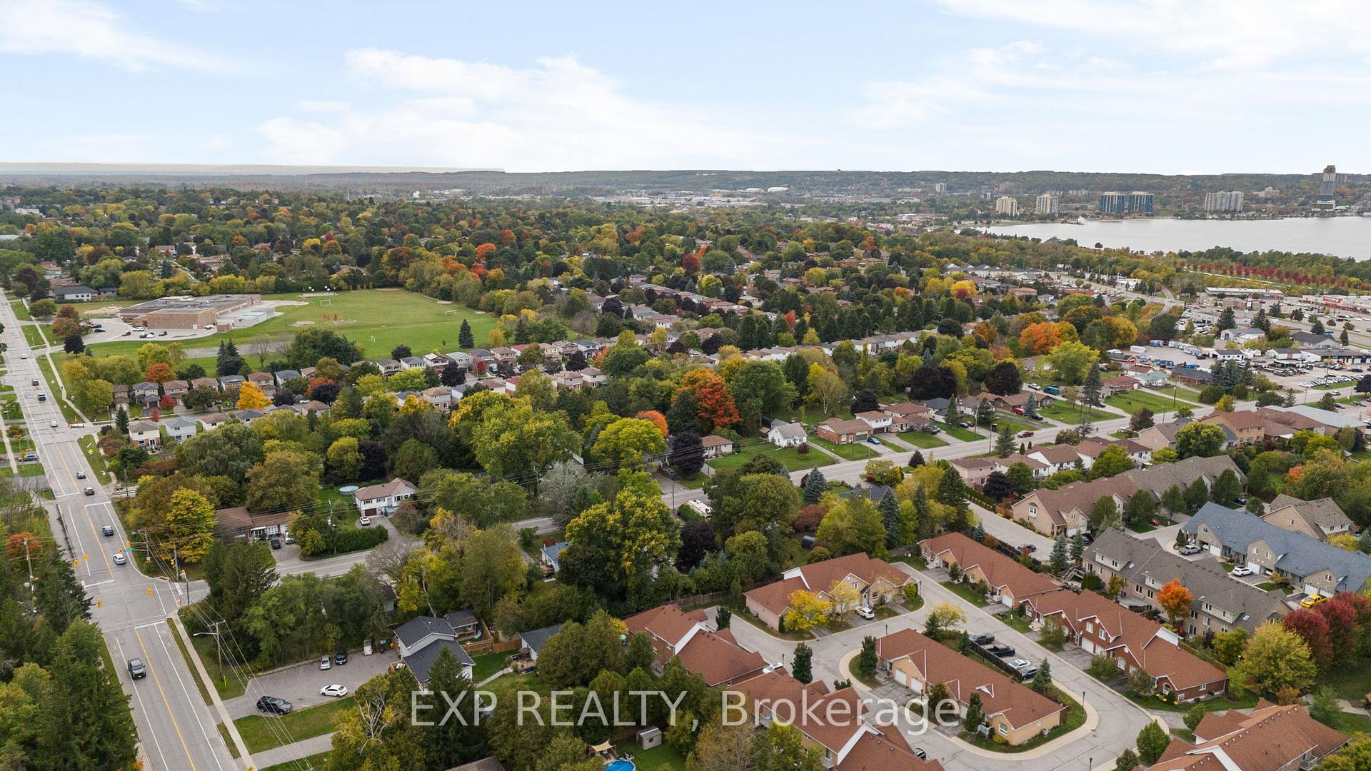 Photo 30 of Unit 7, 318 Little Avenue, Barrie, Painswick North — HOMEH