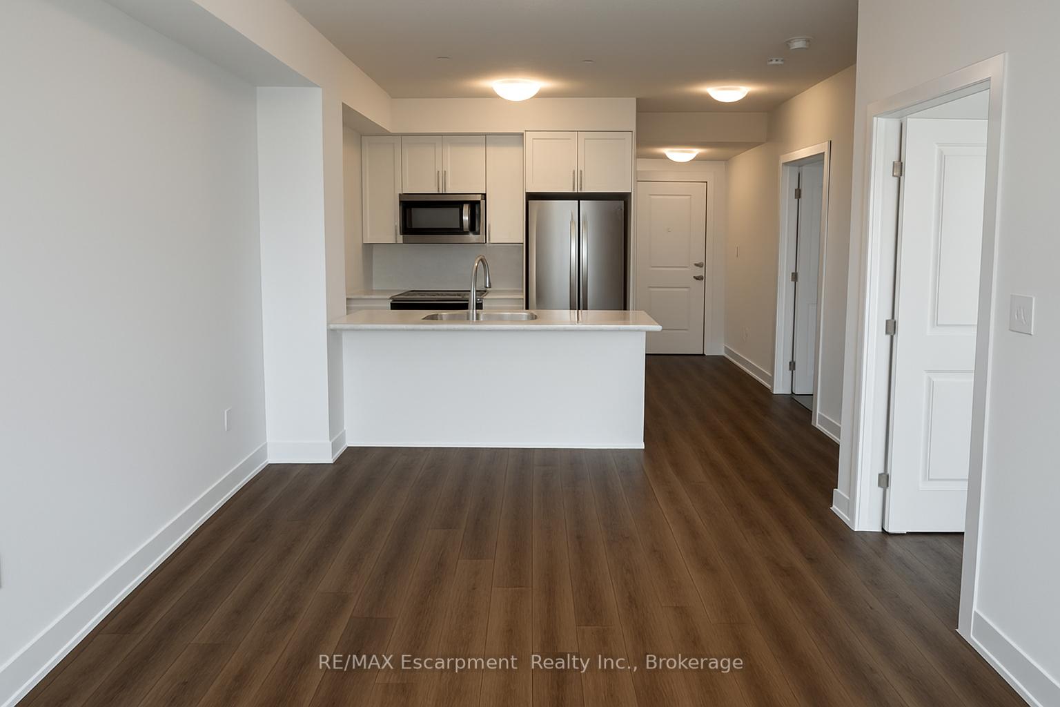 Photo 2 of Unit 229, 10 Mallard Trail, Hamilton, Waterdown — HOMEH