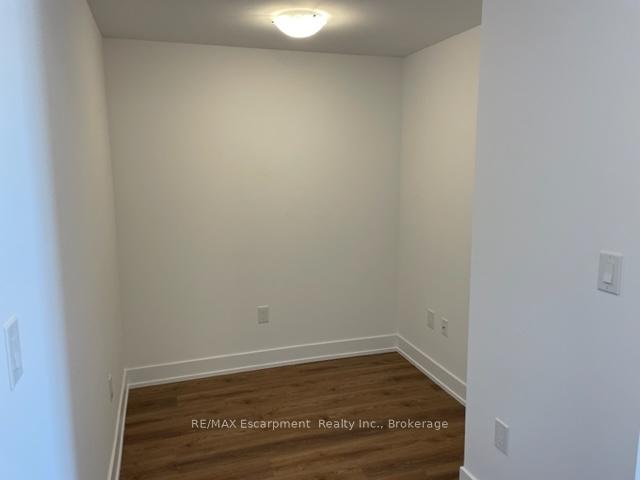 Photo 7 of Unit 229, 10 Mallard Trail, Hamilton, Waterdown — HOMEH
