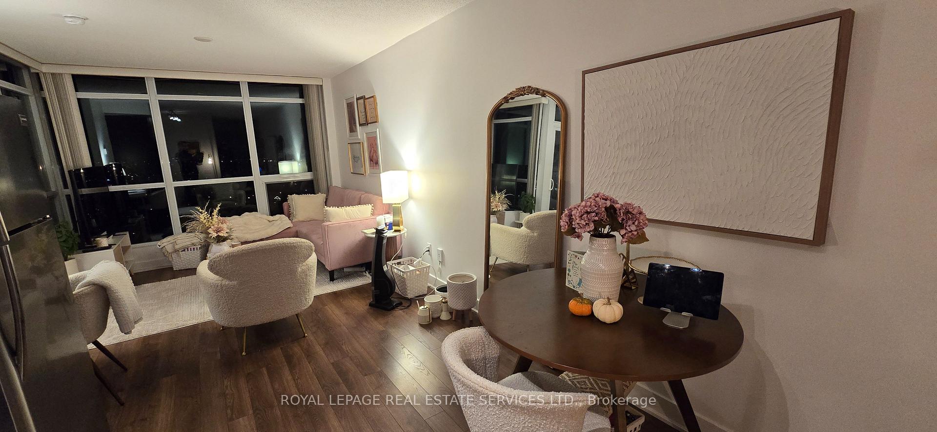 Photo 4 of Unit 1706, 1048 Broadview Avenue, Toronto, Broadview North — HOMEH