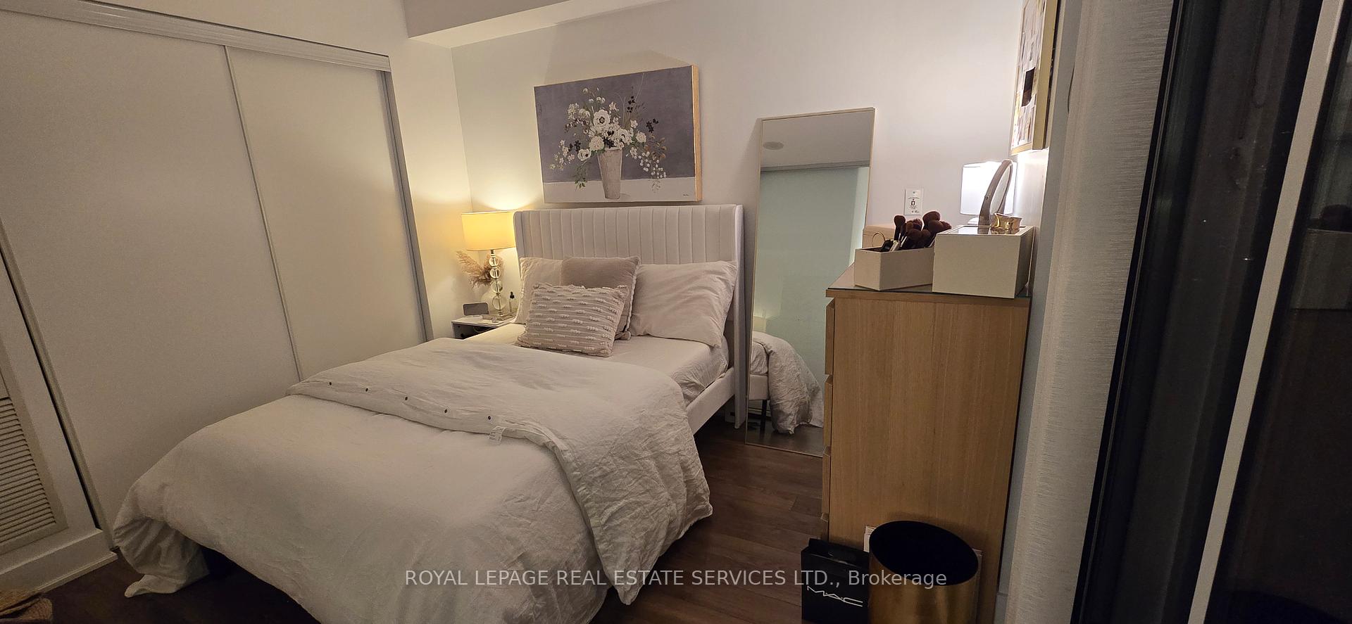 Photo 5 of Unit 1706, 1048 Broadview Avenue, Toronto, Broadview North — HOMEH