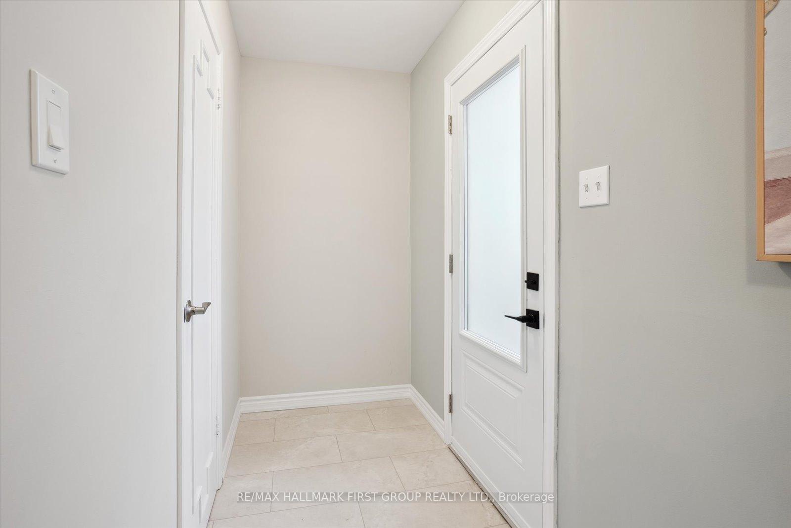 Photo 2 of 29 Tompkins Lane, Ajax, South East — HOMEH