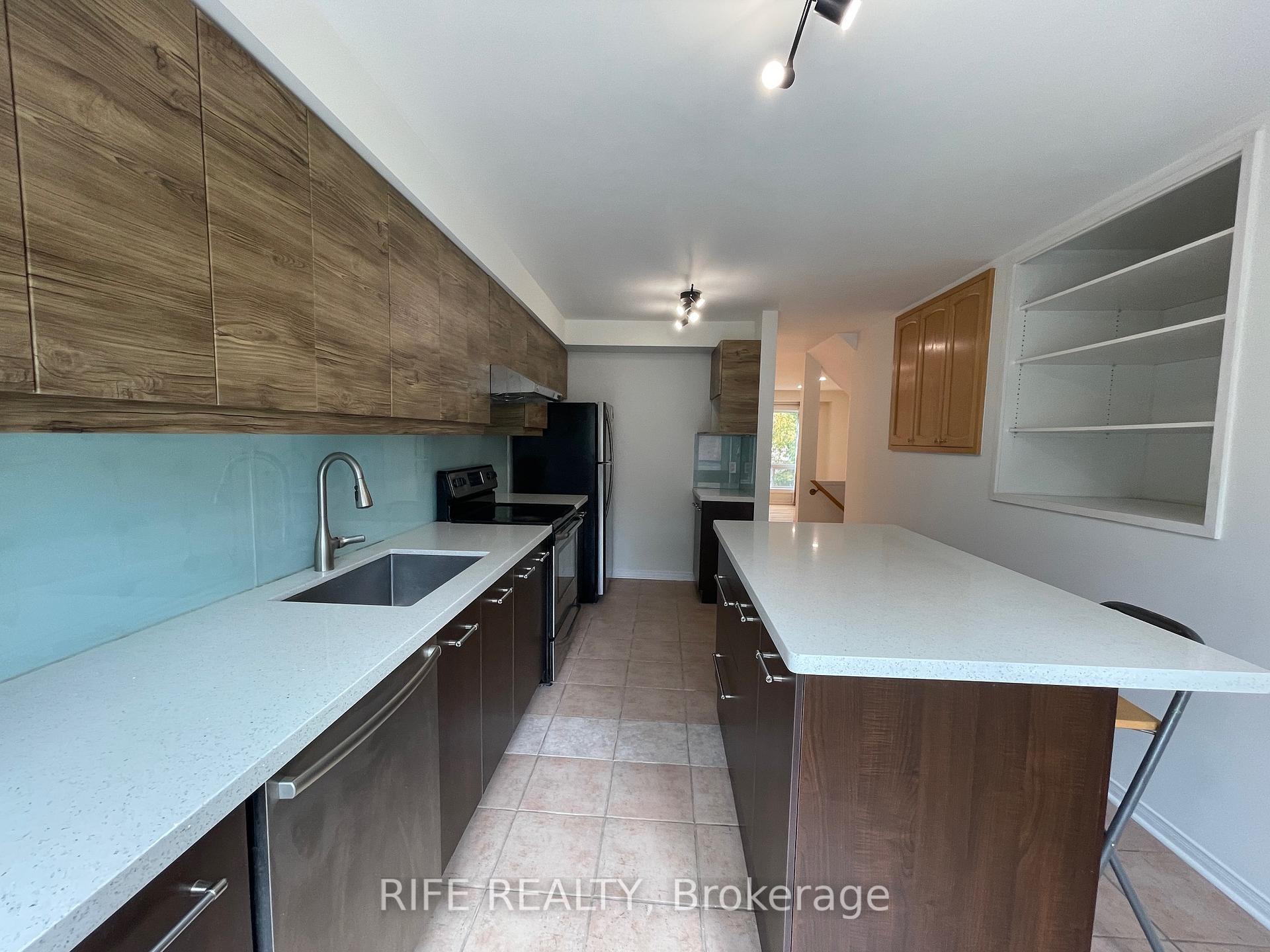 Photo 6 of 68 Rougehaven Way, Markham, Vinegar Hill — HOMEH