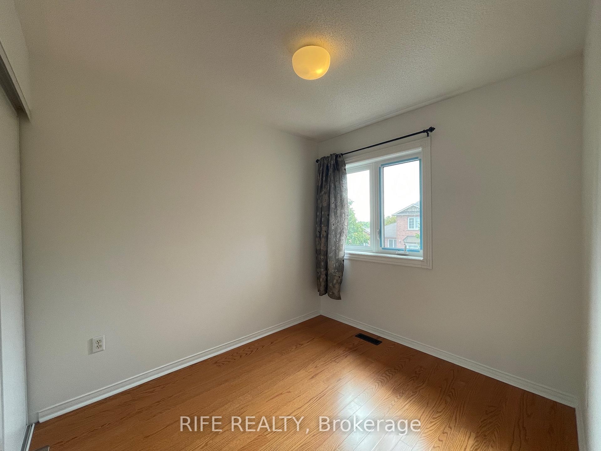Photo 11 of 68 Rougehaven Way, Markham, Vinegar Hill — HOMEH