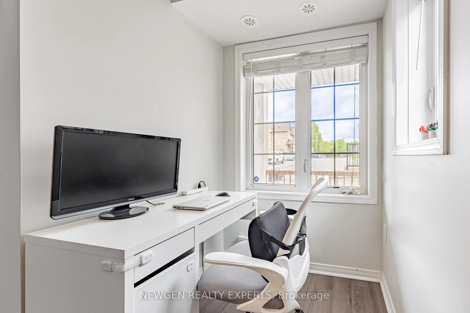 Photo 7 of 82 Abela Lane, Ajax, Central — HOMEH