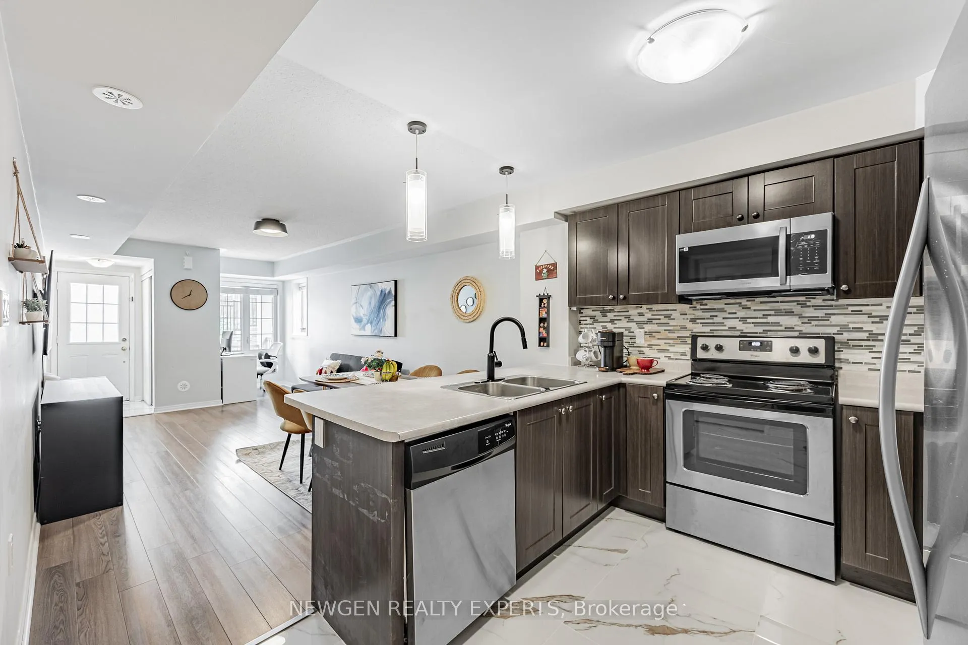 Photo 18 of 82 Abela Lane, Ajax, Central — HOMEH