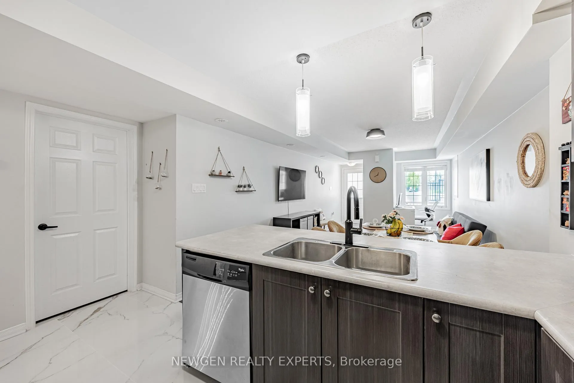 Photo 19 of 82 Abela Lane, Ajax, Central — HOMEH