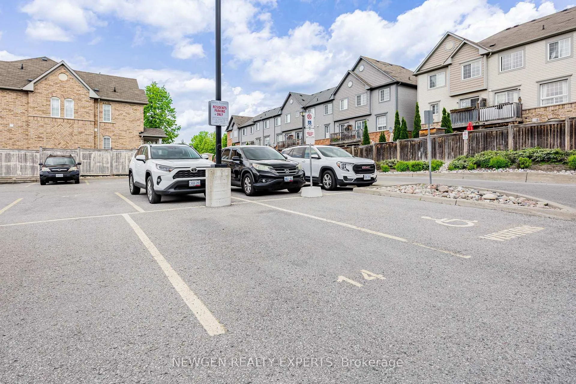 Photo 33 of 82 Abela Lane, Ajax, Central — HOMEH