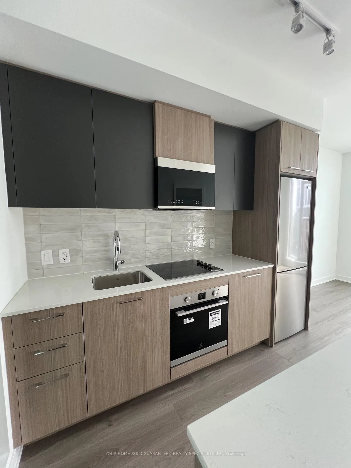 Photo 2 of Unit 813, 30 Dreamers Way, Toronto, Regent Park — HOMEH