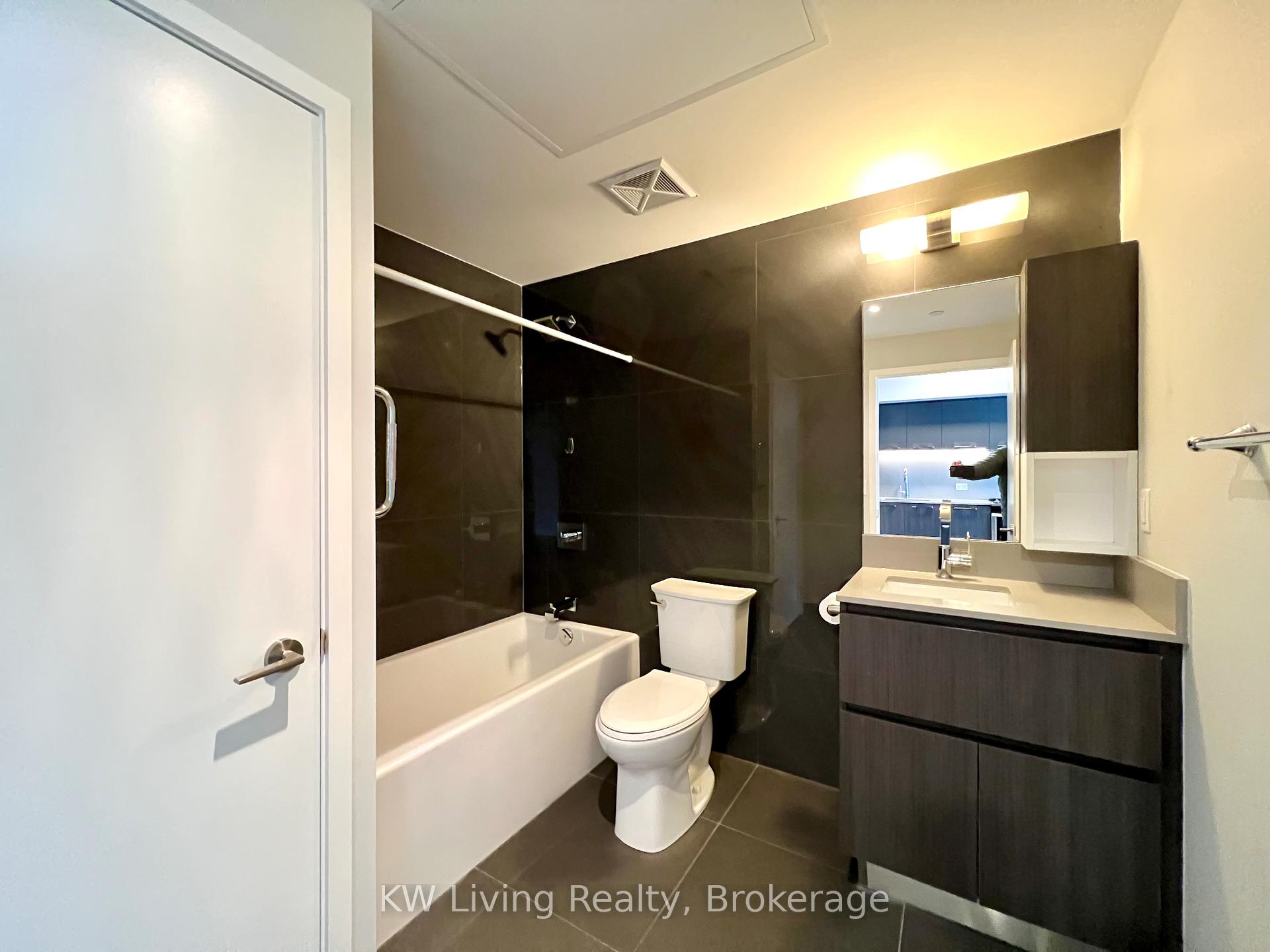Photo 8 of Unit 1309, 15 Baseball Place, Toronto, South Riverdale — HOMEH
