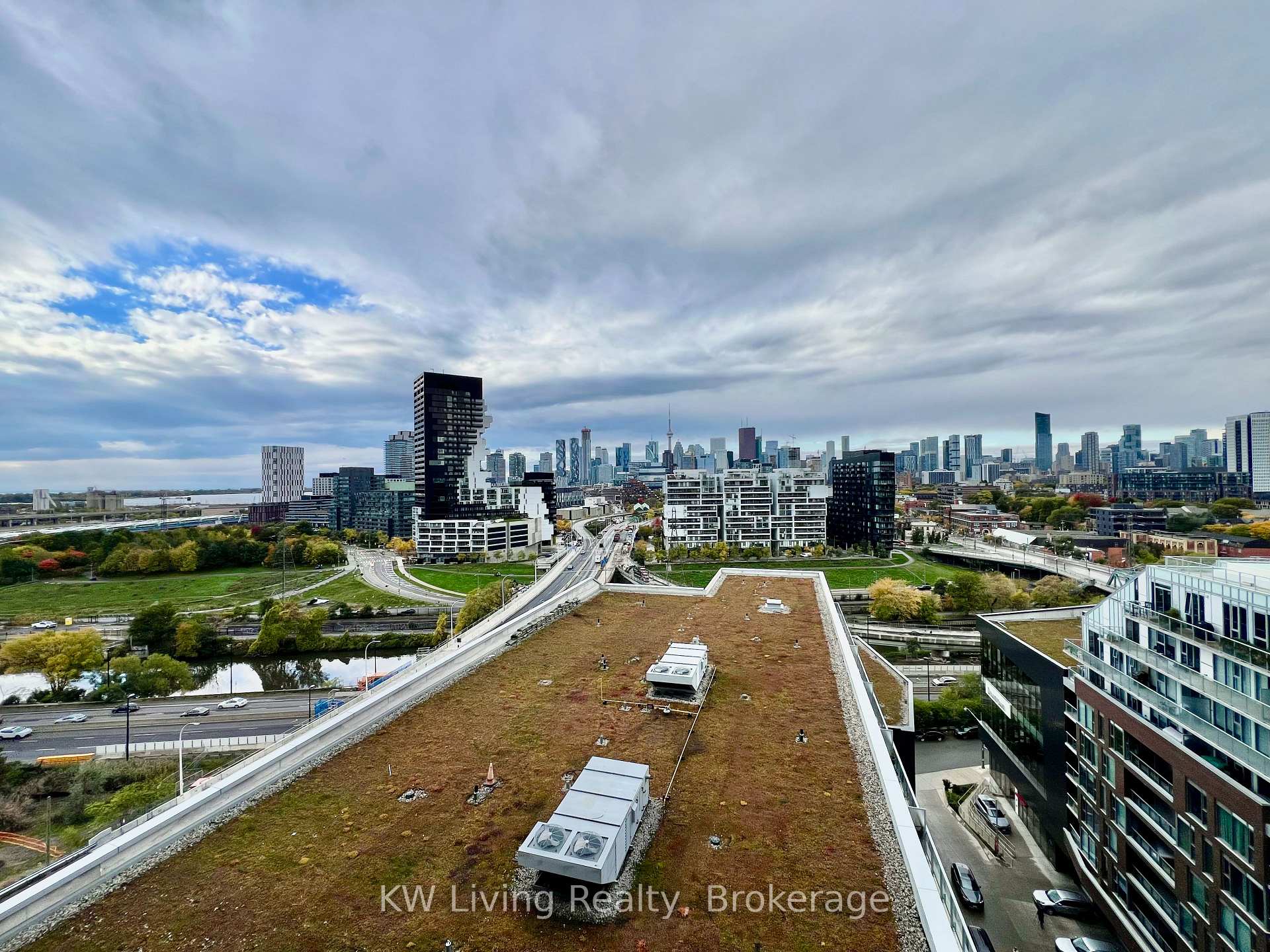 Photo 9 of Unit 1309, 15 Baseball Place, Toronto, South Riverdale — HOMEH