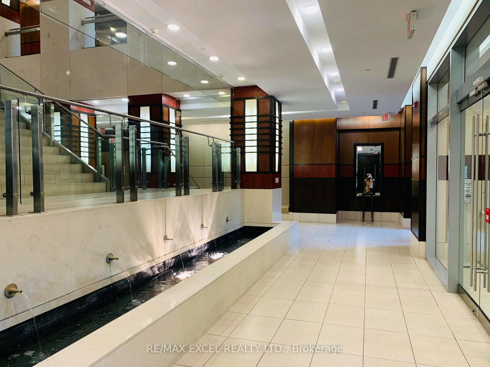Photo 5 of Unit 205, 33 Cox Boulevard, Markham, Unionville — HOMEH
