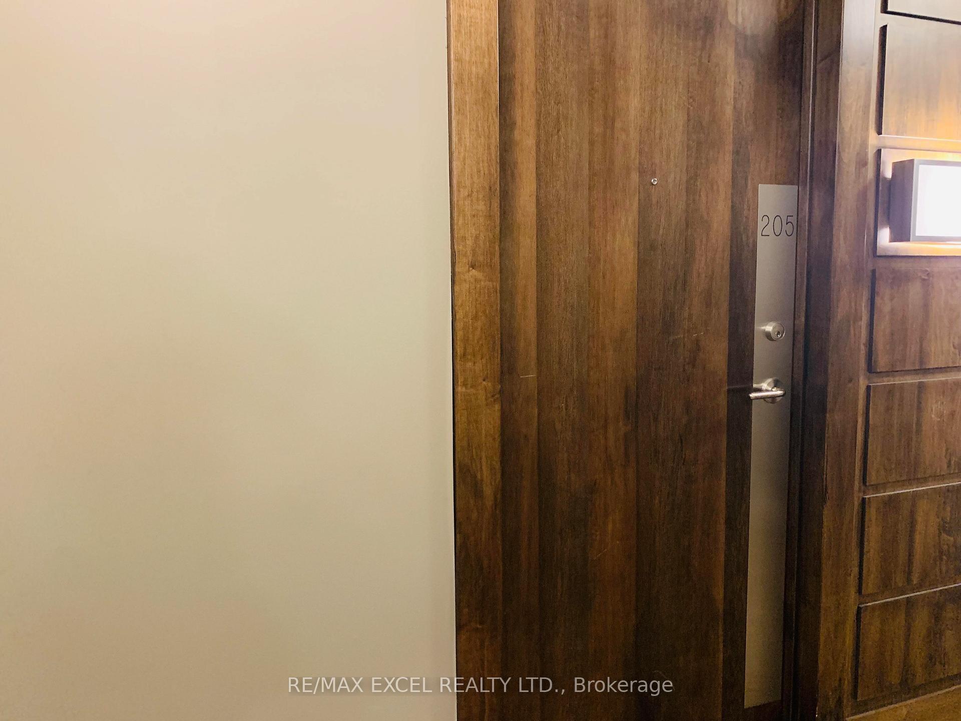 Photo 7 of Unit 205, 33 Cox Boulevard, Markham, Unionville — HOMEH