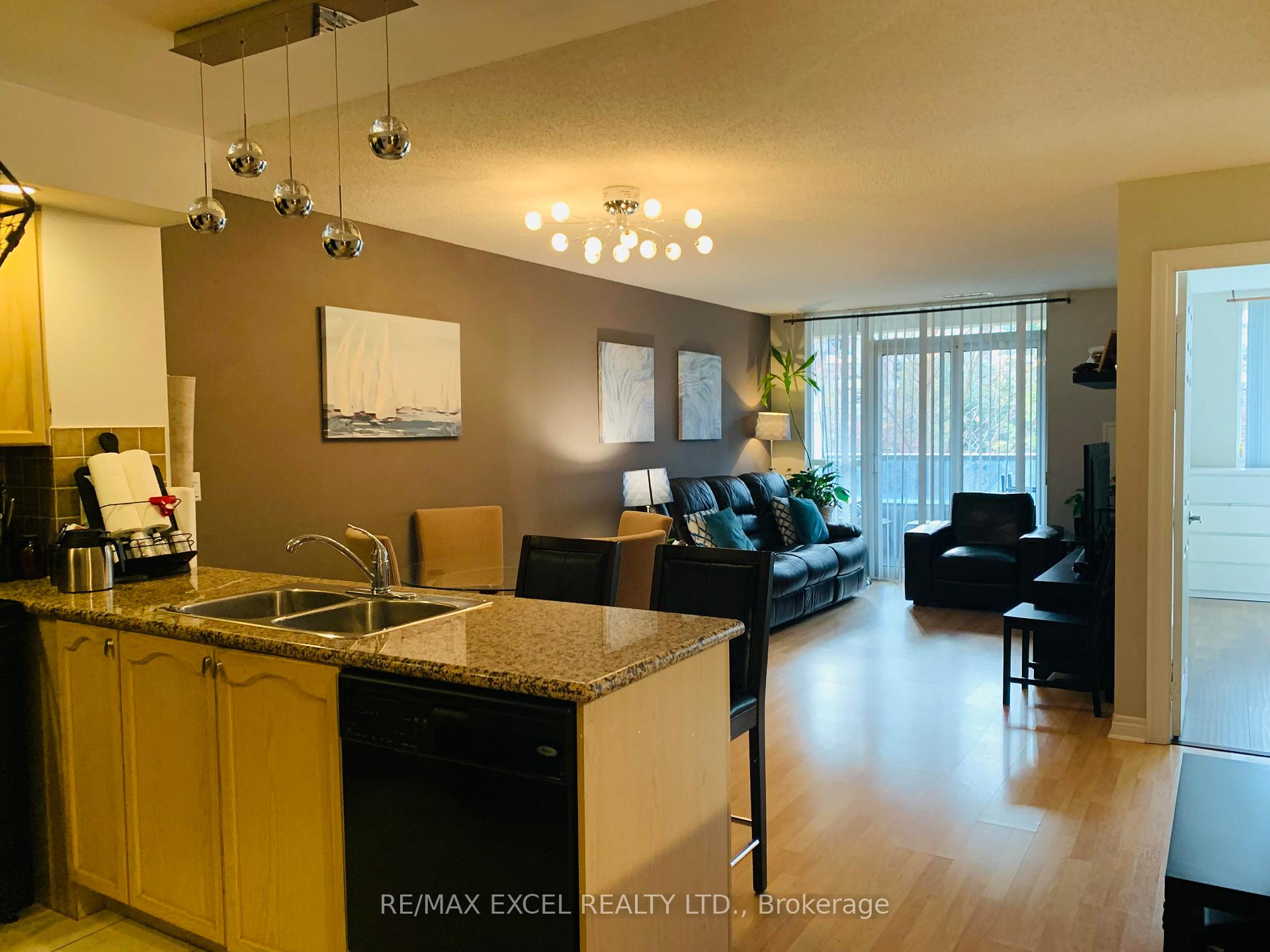 Photo 10 of Unit 205, 33 Cox Boulevard, Markham, Unionville — HOMEH