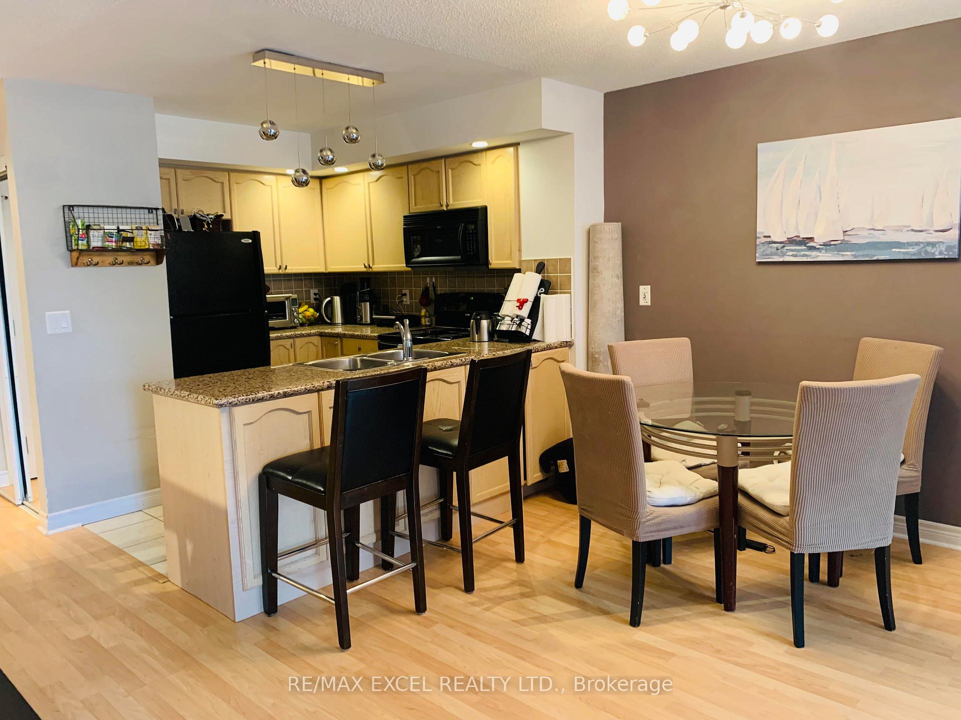 Photo 13 of Unit 205, 33 Cox Boulevard, Markham, Unionville — HOMEH