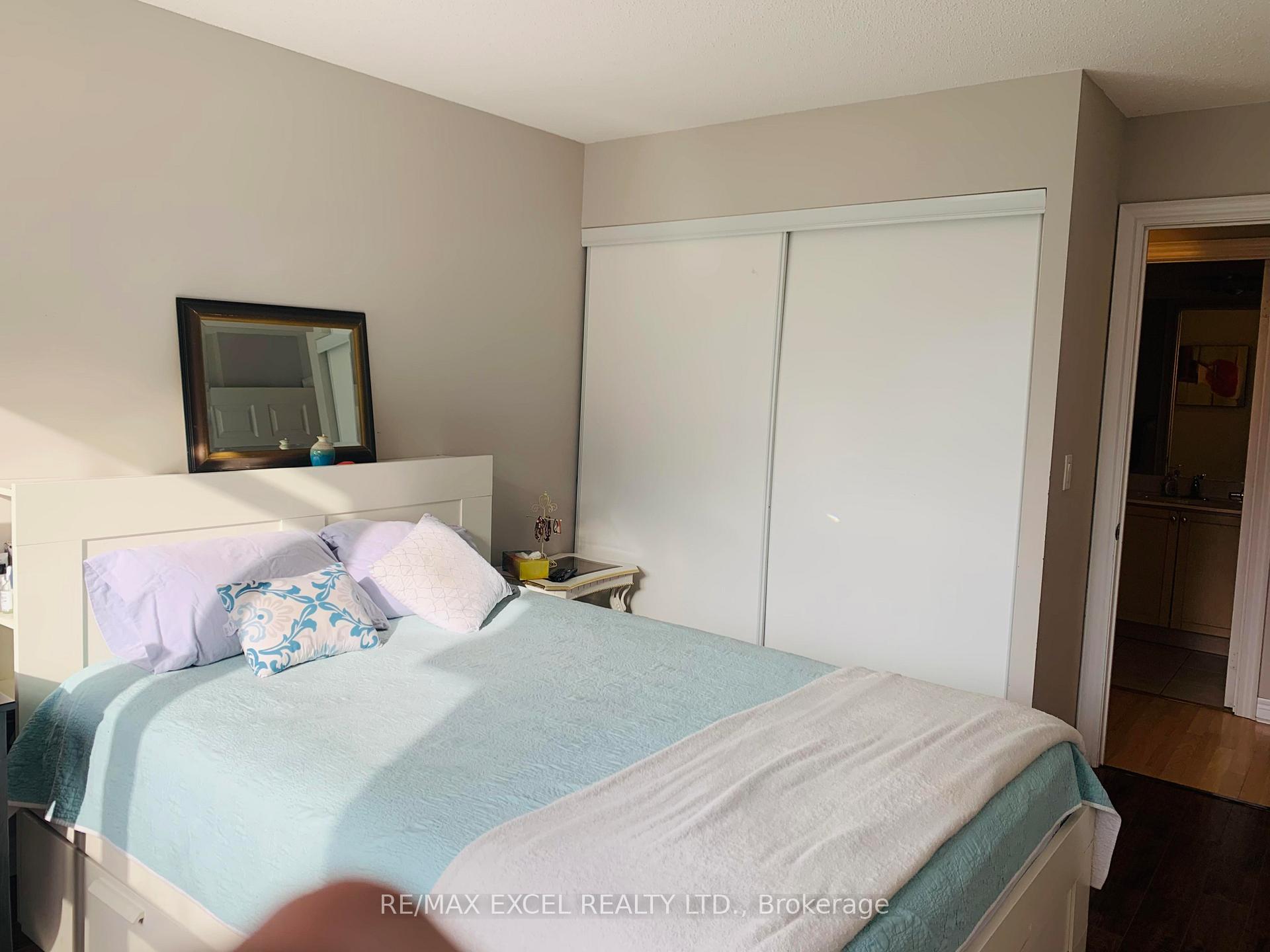 Photo 15 of Unit 205, 33 Cox Boulevard, Markham, Unionville — HOMEH