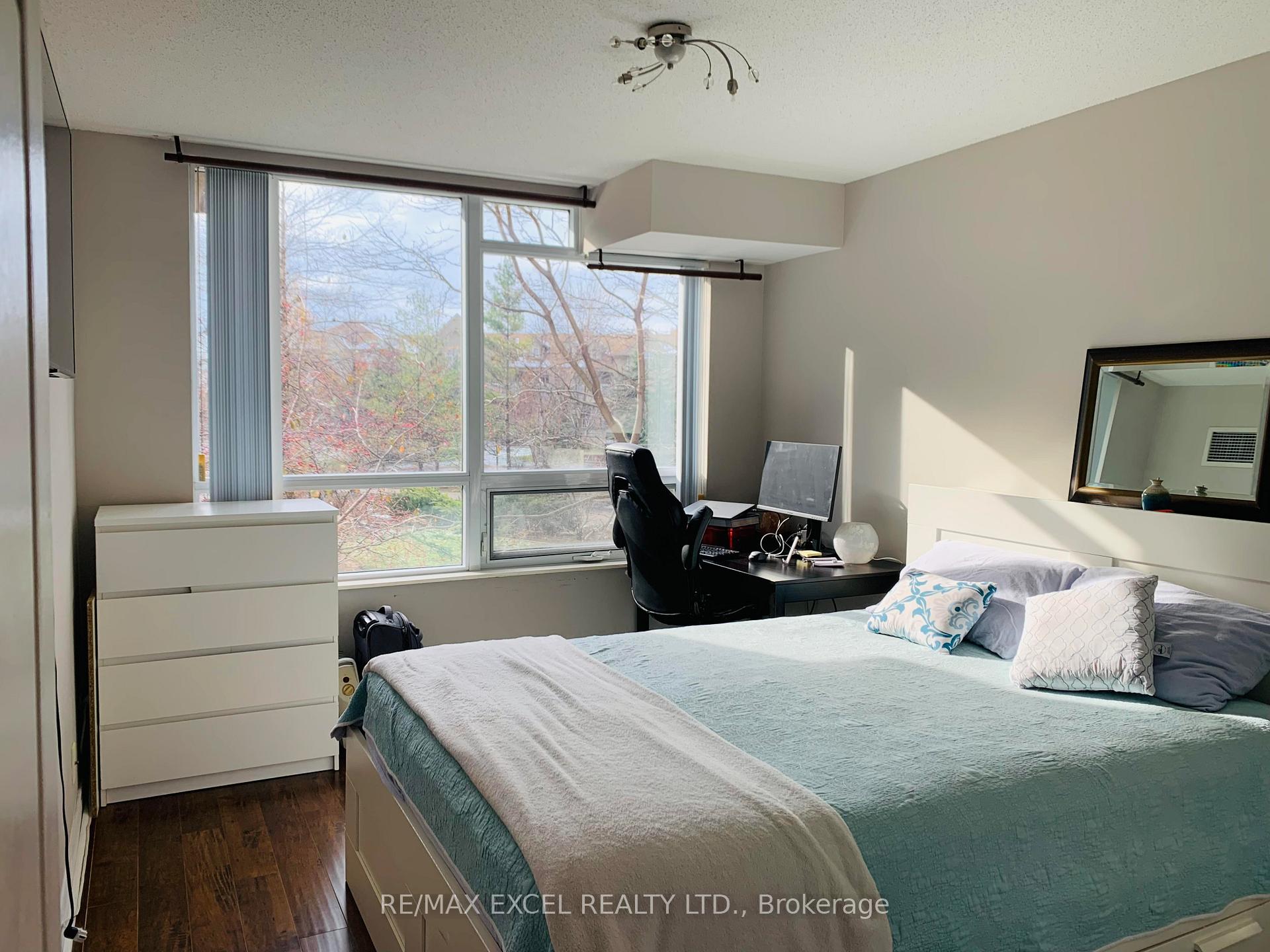 Photo 16 of Unit 205, 33 Cox Boulevard, Markham, Unionville — HOMEH