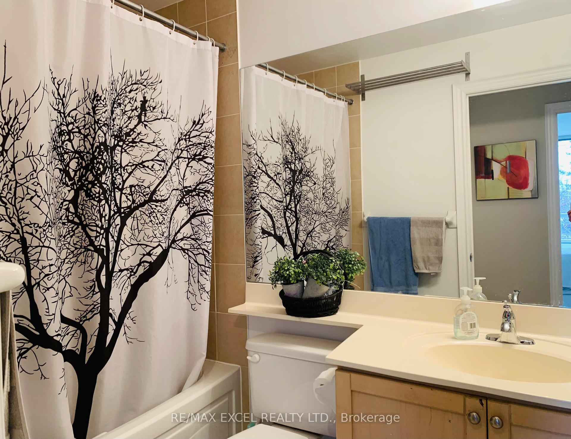 Photo 17 of Unit 205, 33 Cox Boulevard, Markham, Unionville — HOMEH
