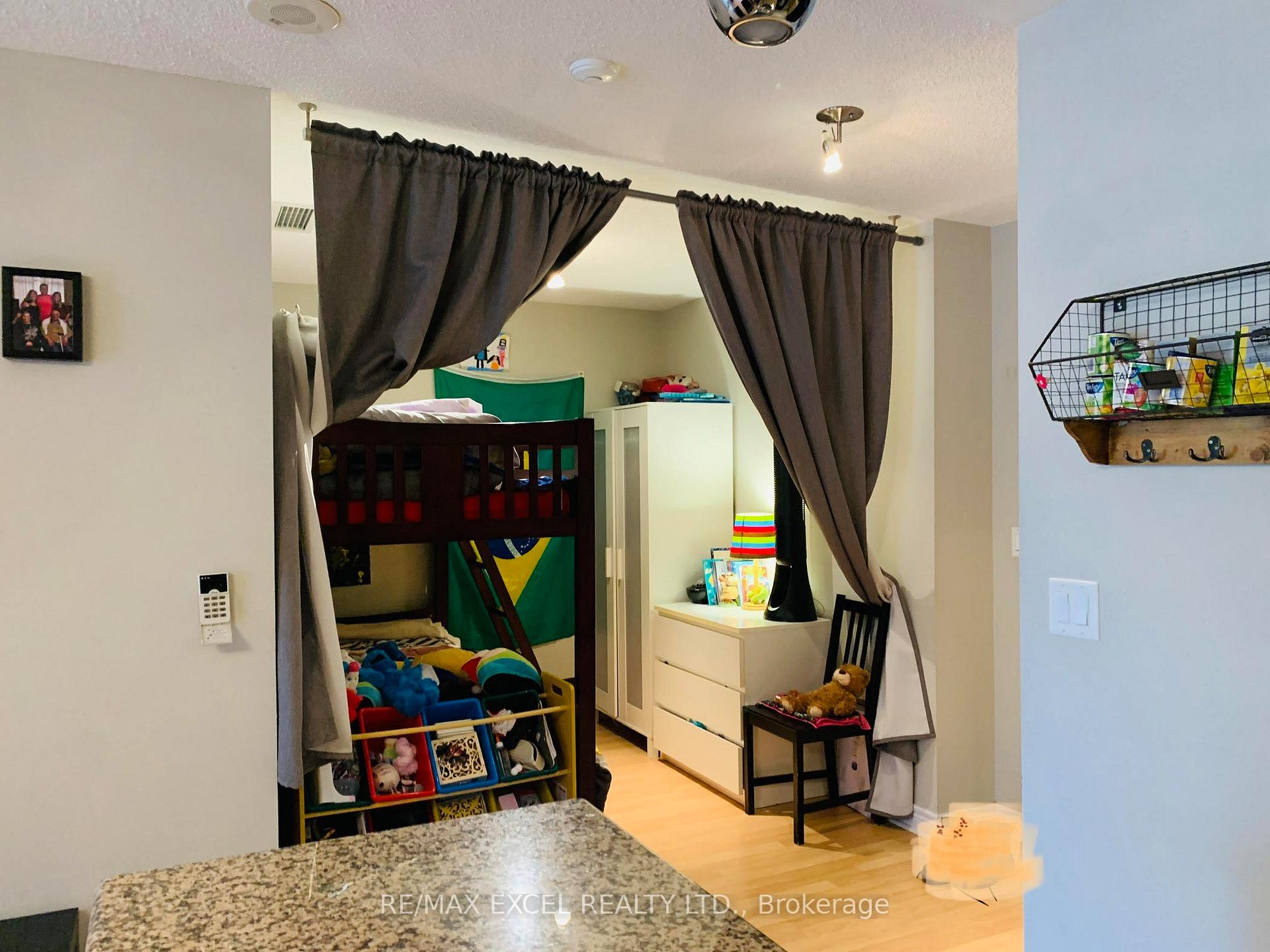 Photo 19 of Unit 205, 33 Cox Boulevard, Markham, Unionville — HOMEH