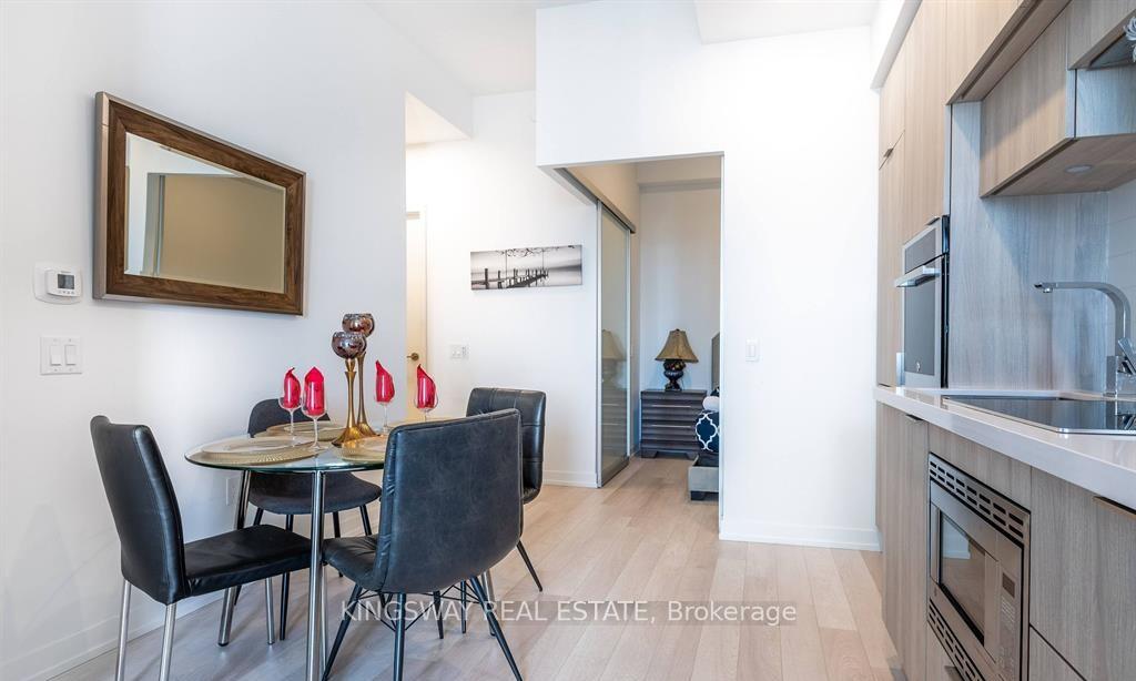 Photo 6 of Unit 3901, 39 Roehampton Avenue, Toronto, Mount Pleasant West — HOMEH