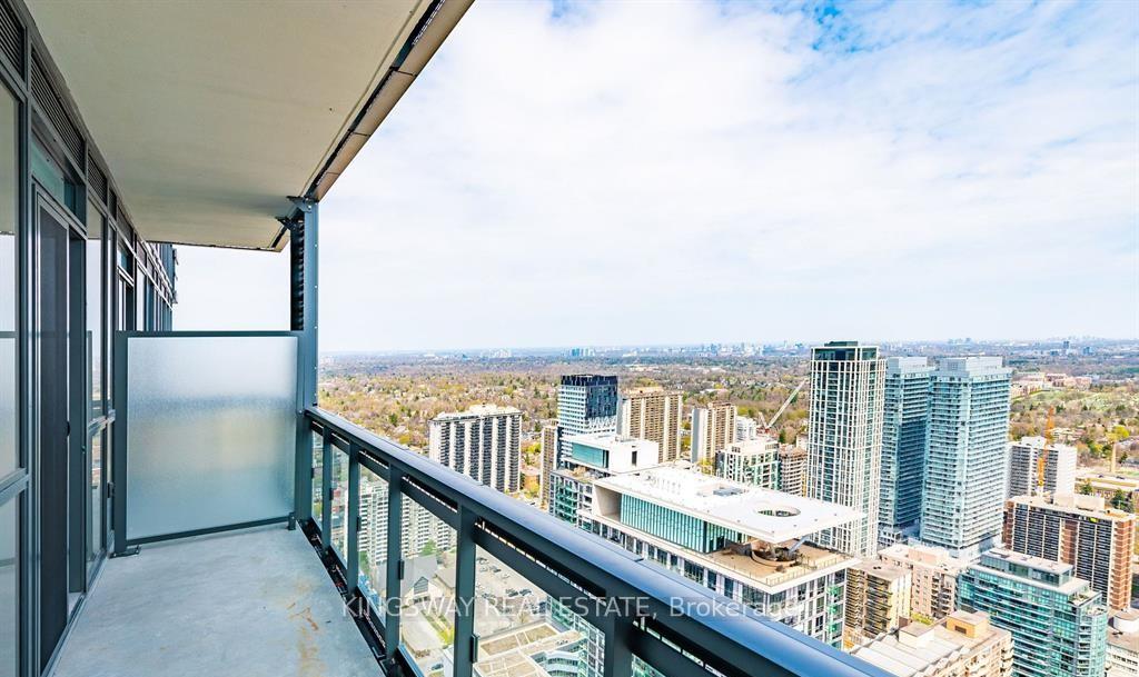 Photo 15 of Unit 3901, 39 Roehampton Avenue, Toronto, Mount Pleasant West — HOMEH
