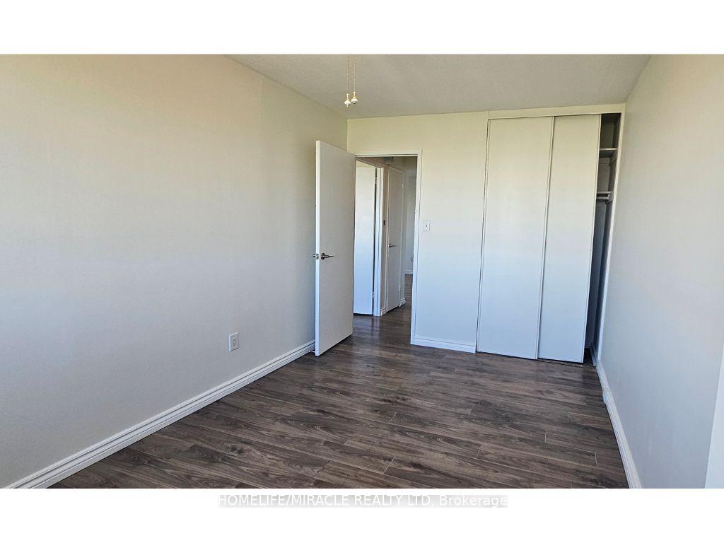 Photo 5 of Unit 907, 725 Don Mills Road, Toronto, Flemingdon Park — HOMEH