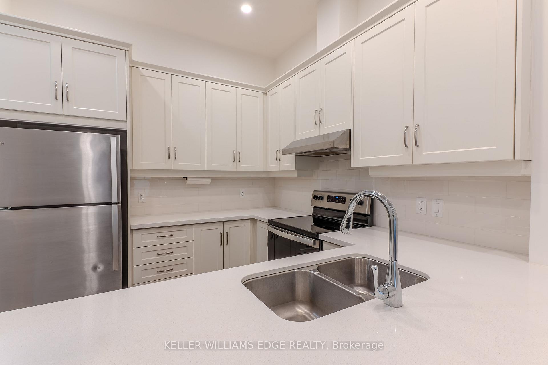 Photo 6 of Unit 103, 30 Hamilton Street S, Hamilton, Waterdown — HOMEH