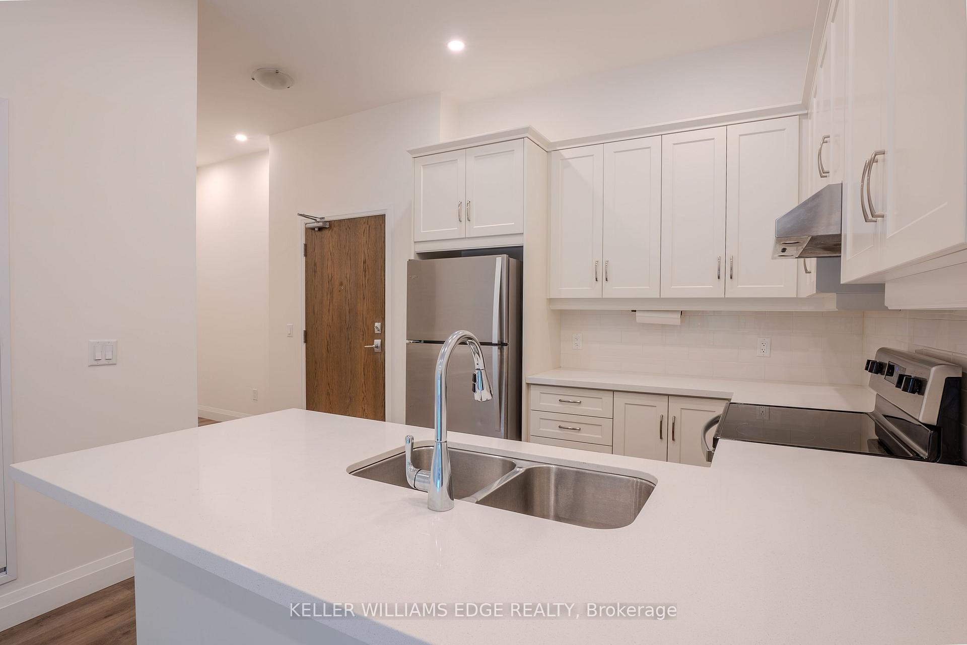 Photo 7 of Unit 103, 30 Hamilton Street S, Hamilton, Waterdown — HOMEH