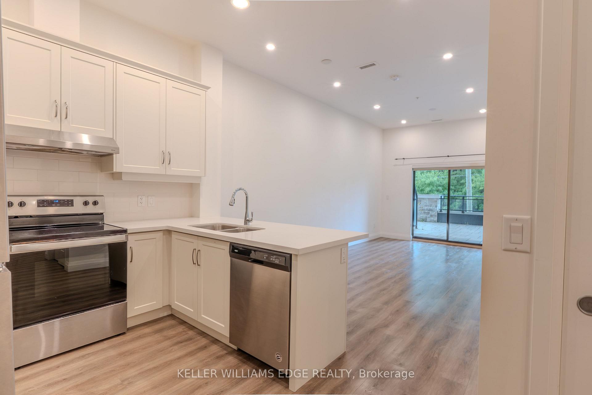 Photo 8 of Unit 103, 30 Hamilton Street S, Hamilton, Waterdown — HOMEH