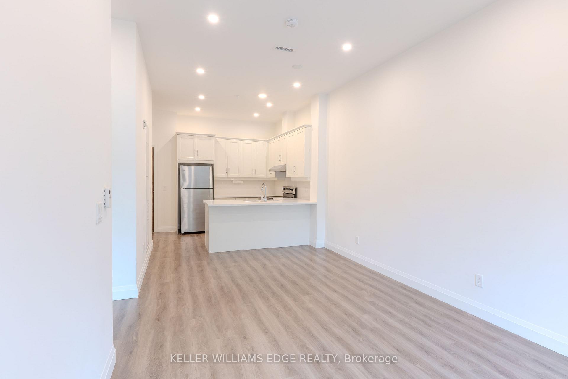 Photo 10 of Unit 103, 30 Hamilton Street S, Hamilton, Waterdown — HOMEH