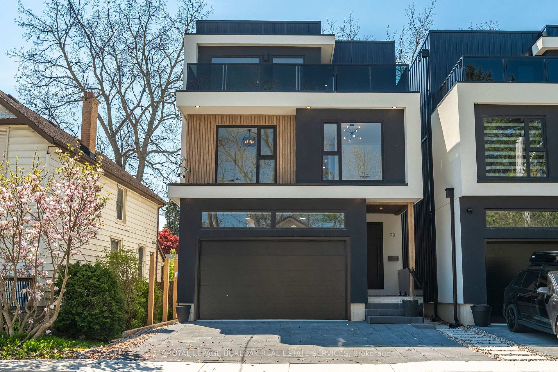 Front of 93 Oak Street