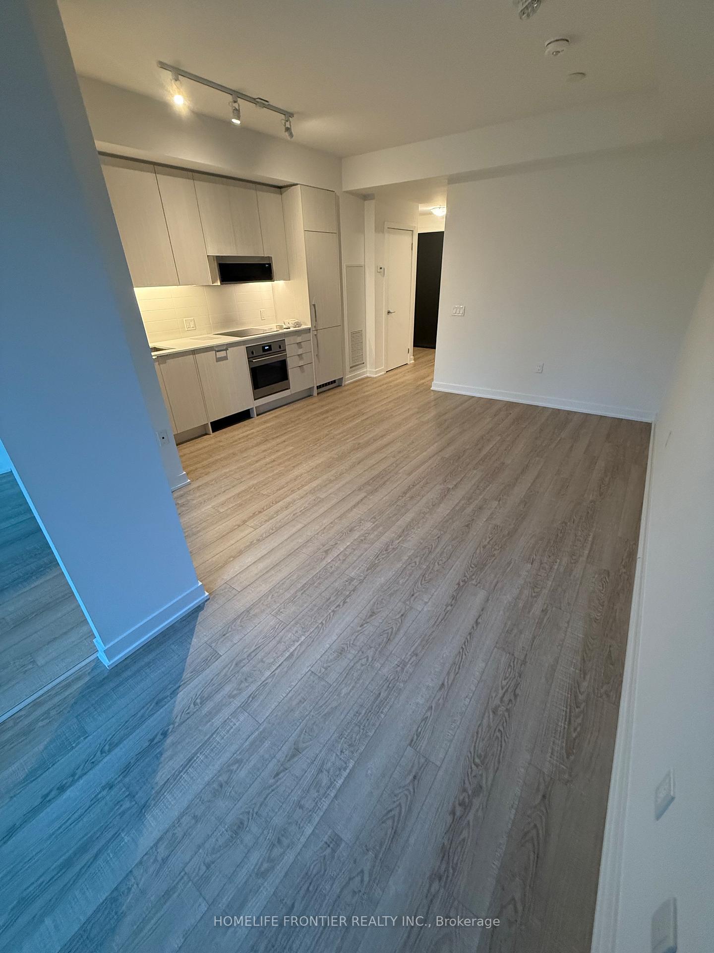 Photo 3 of Unit 210, 250 Lawrence Avenue W, Toronto, Lawrence Park North — HOMEH