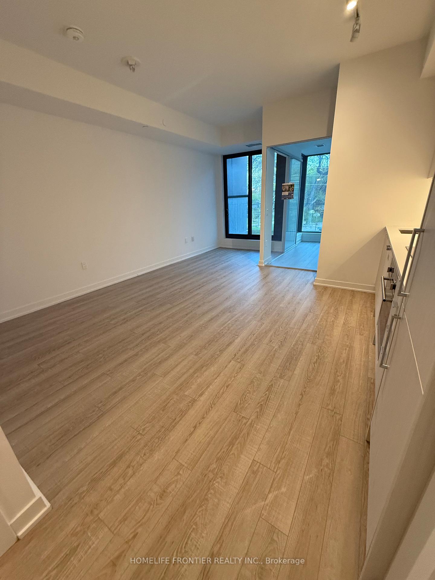 Photo 4 of Unit 210, 250 Lawrence Avenue W, Toronto, Lawrence Park North — HOMEH