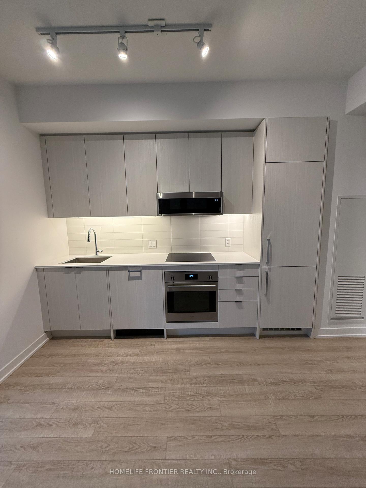 Photo 5 of Unit 210, 250 Lawrence Avenue W, Toronto, Lawrence Park North — HOMEH
