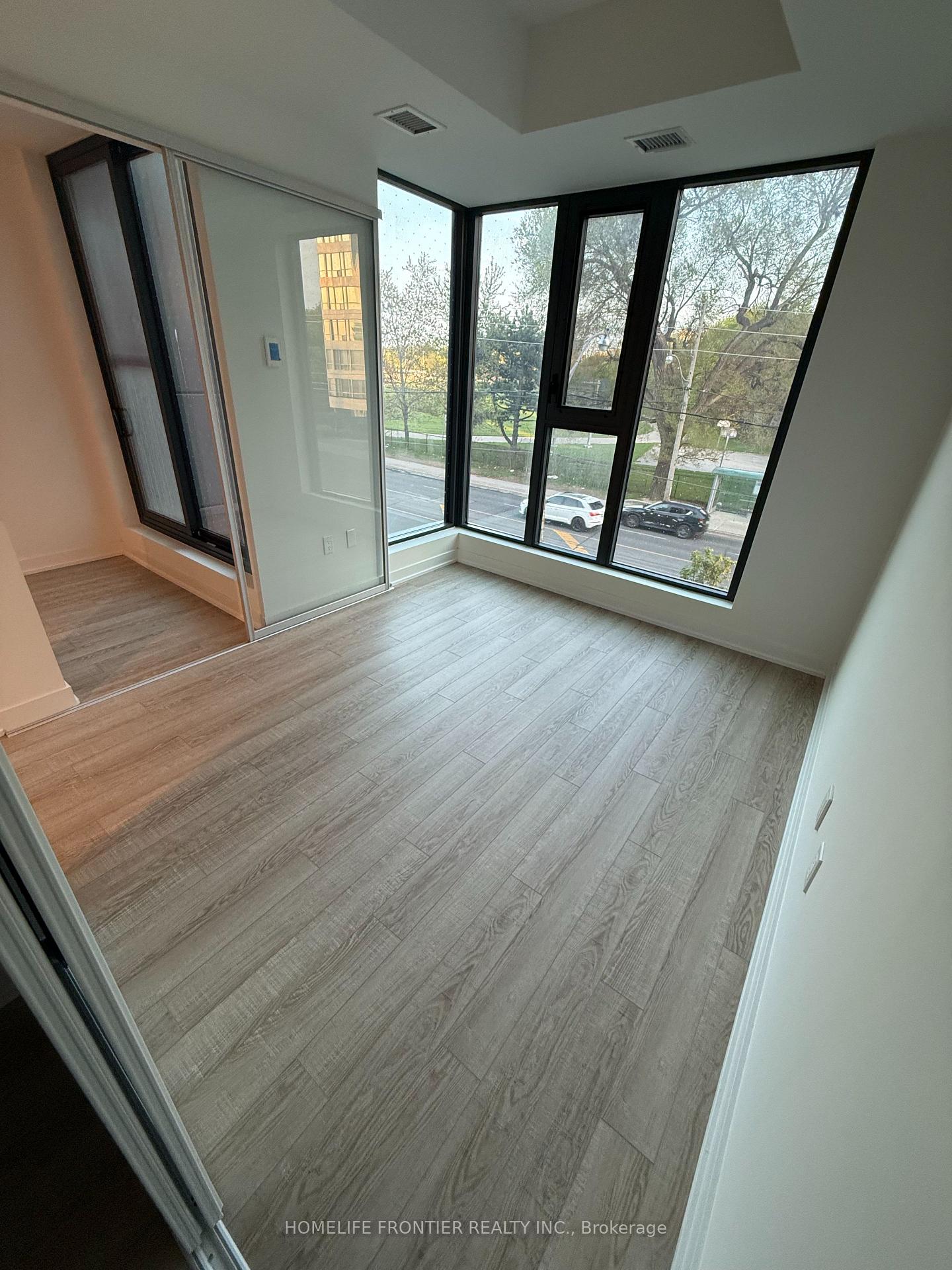 Photo 7 of Unit 210, 250 Lawrence Avenue W, Toronto, Lawrence Park North — HOMEH
