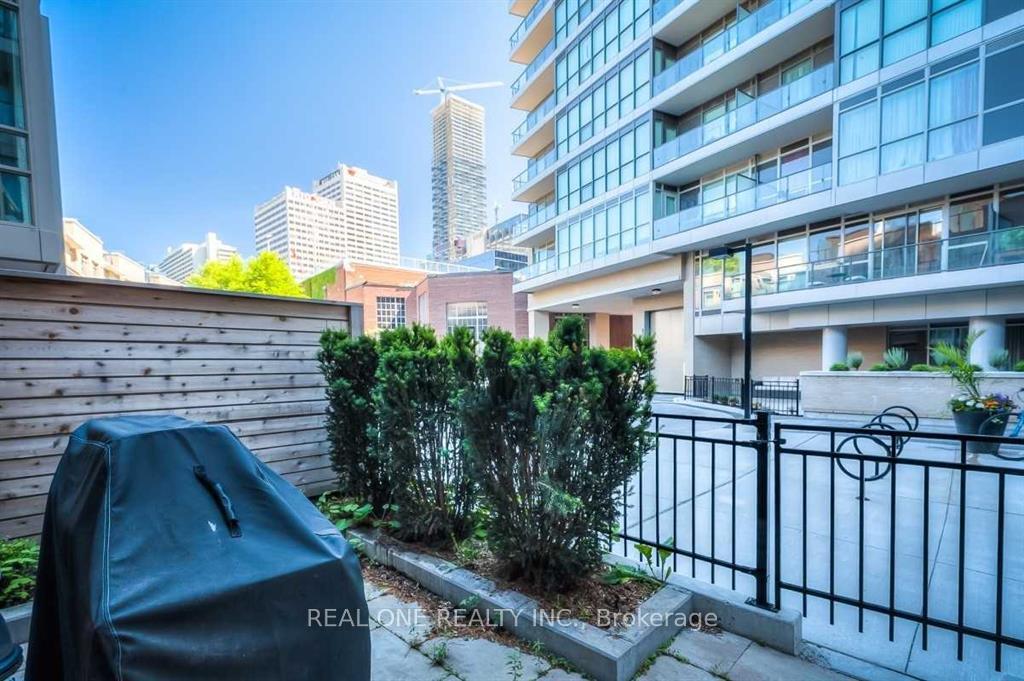 Photo 18 of 201 Duplex Avenue, Toronto, Yonge-Eglinton — HOMEH