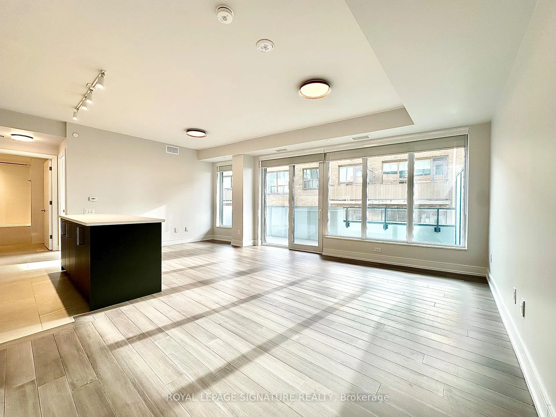 Photo 3 of Unit 903, 2525 Bathurst Street, Toronto, Forest Hill North — HOMEH