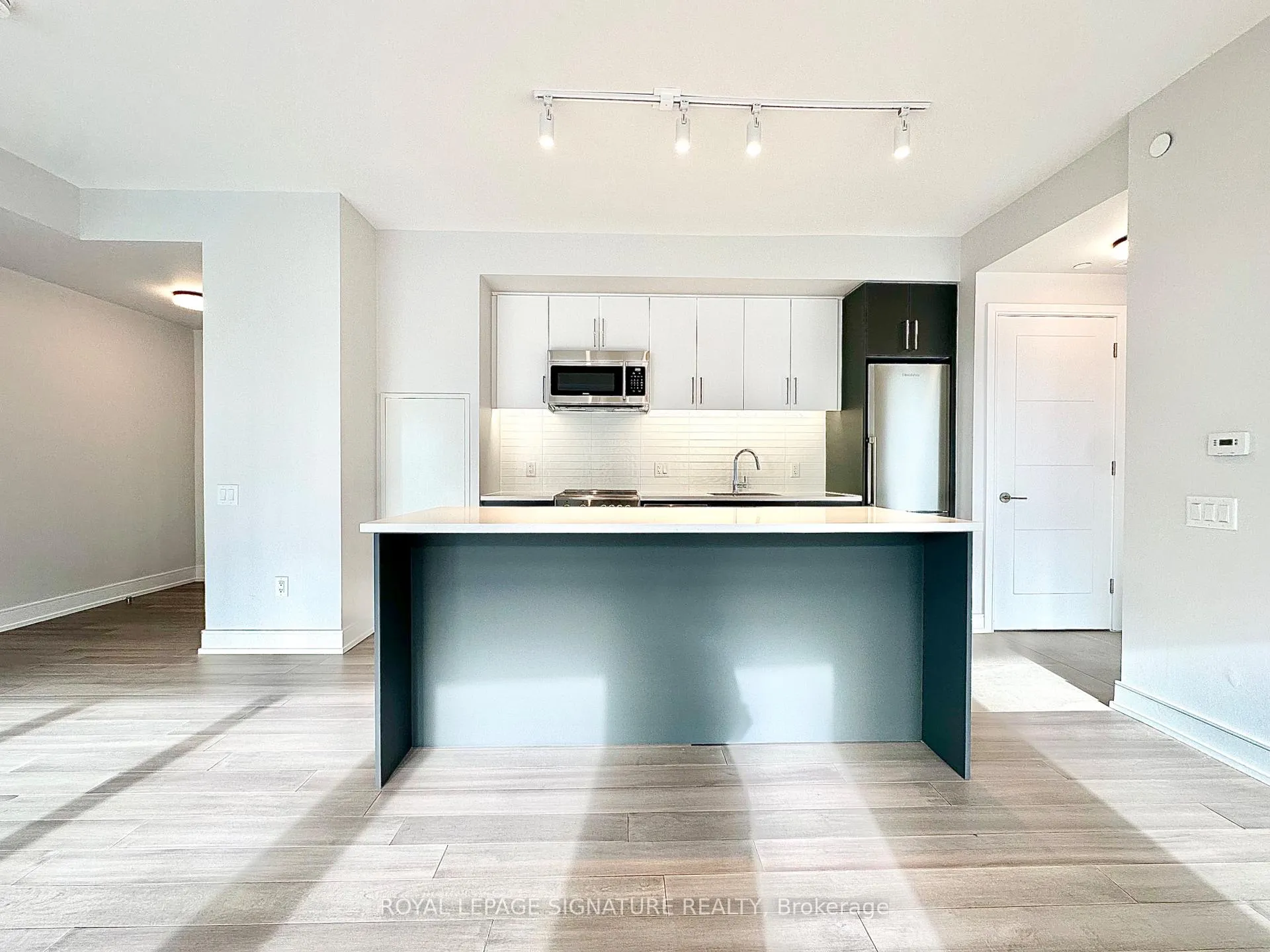 Photo 5 of Unit 903, 2525 Bathurst Street, Toronto, Forest Hill North — HOMEH