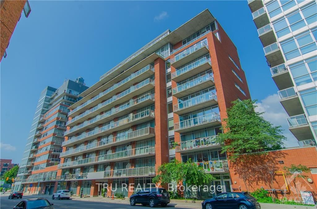 Front of Unit 405, 383 Cumberland Street