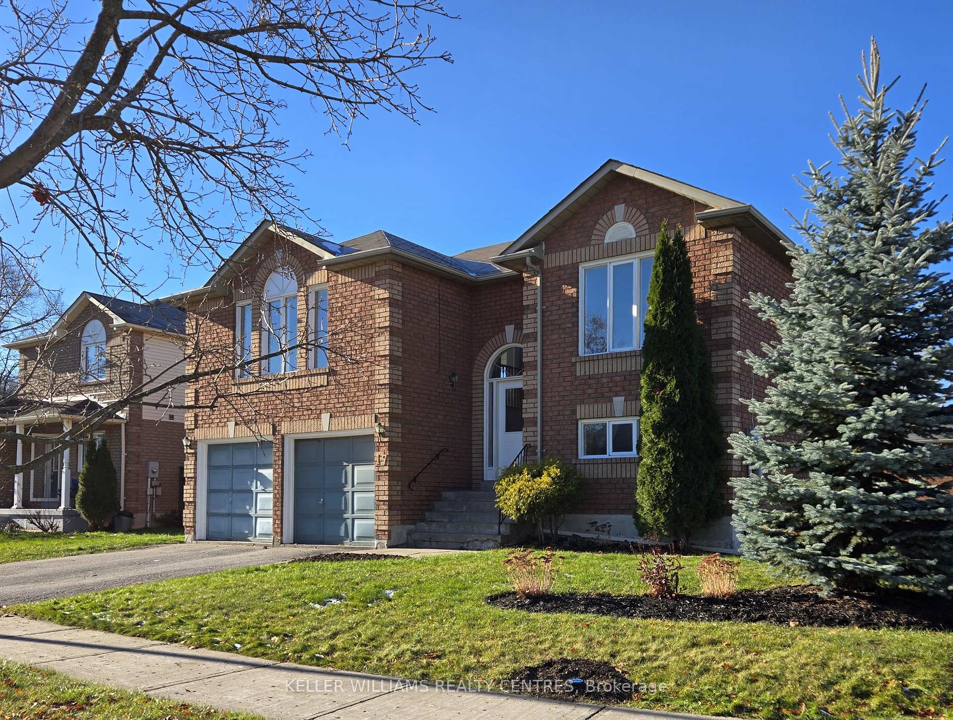 Photo 8 of 17 Iveagh Drive, Georgina, Keswick South — HOMEH