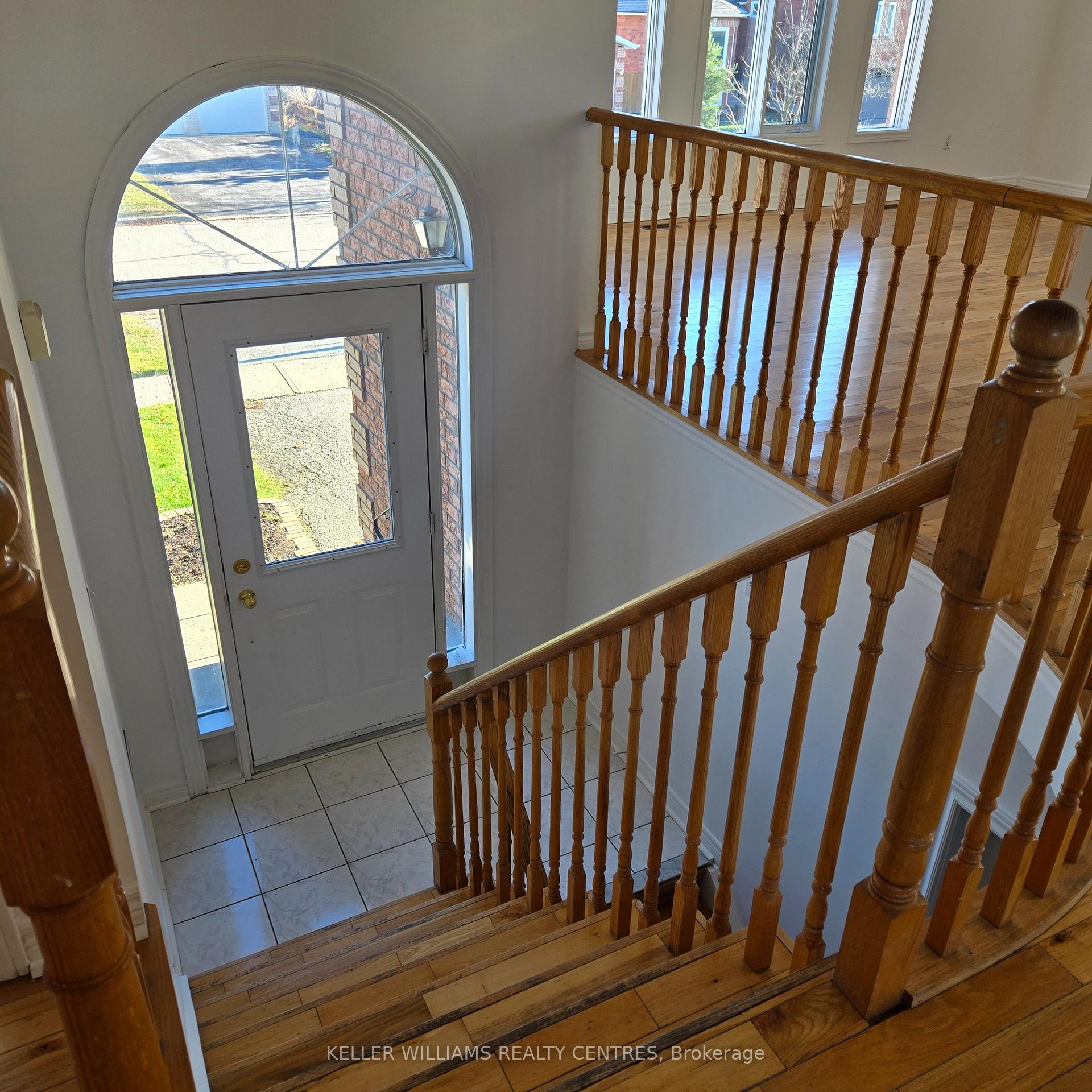 Photo 2 of 17 Iveagh Drive, Georgina, Keswick South — HOMEH