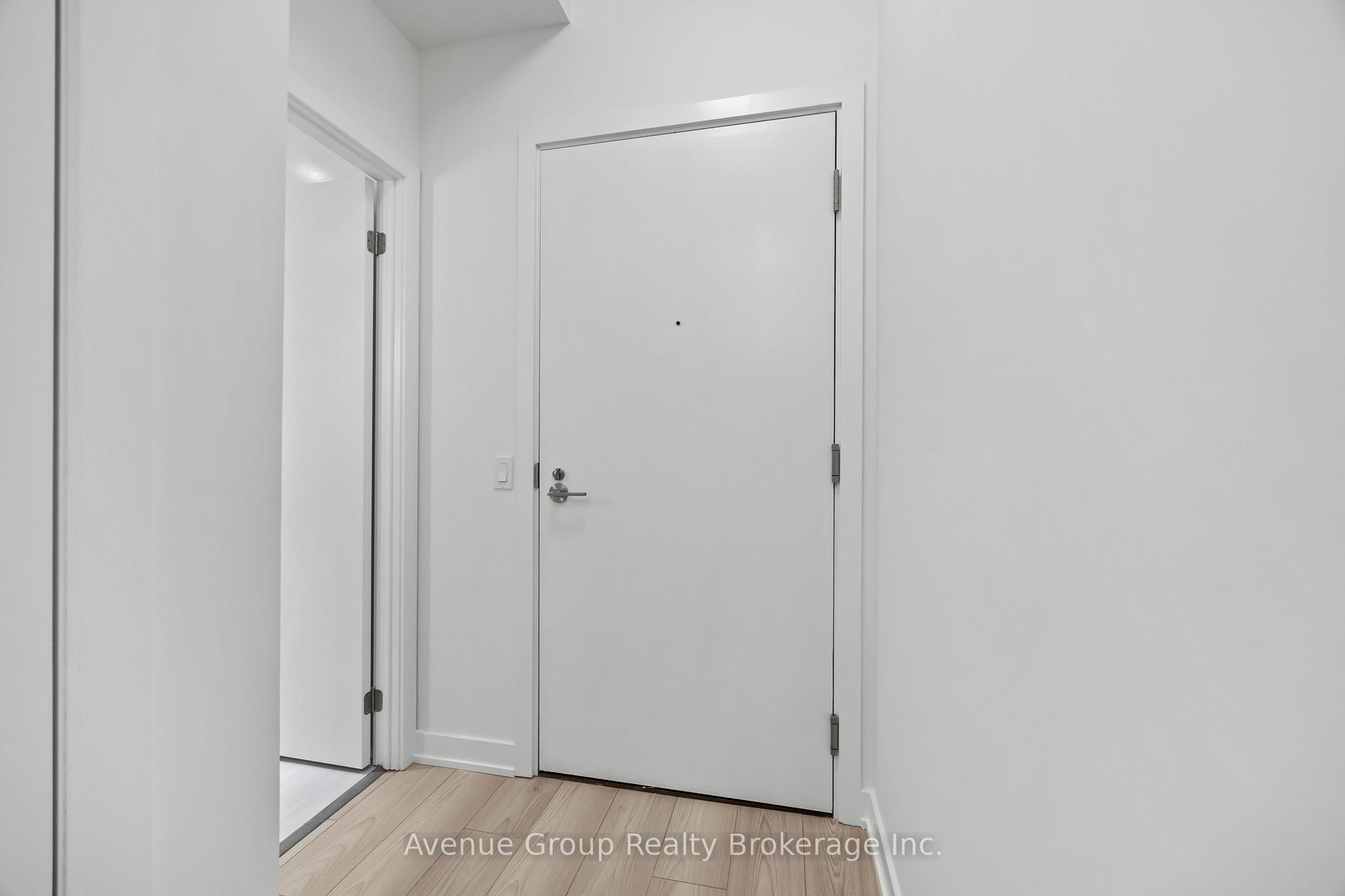Photo 3 of Unit 210, 110 Broadway Avenue, Toronto, Mount Pleasant West — HOMEH